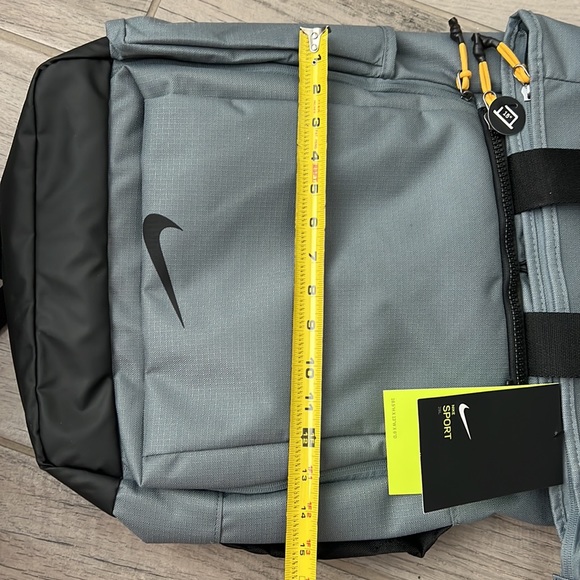 Nike Sport 29L - NEW - Picture 13 of 16